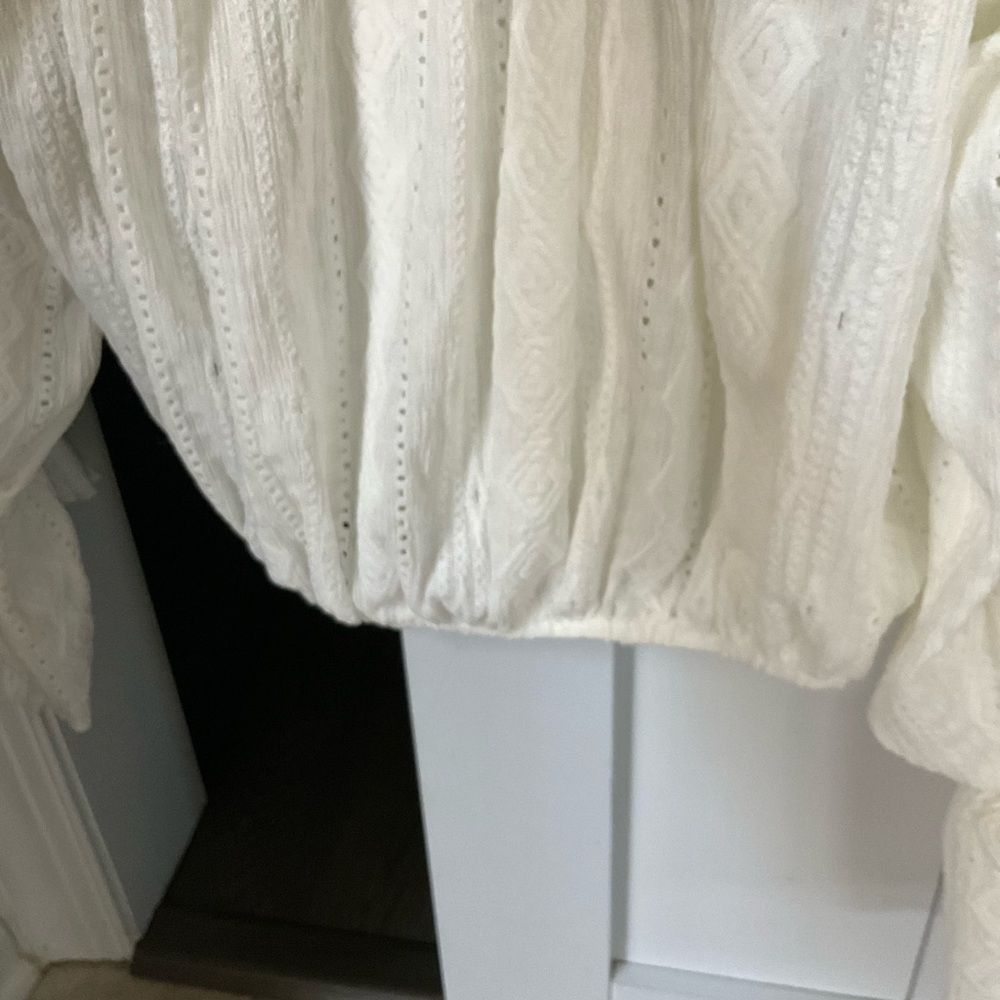 BUCKETLIST Cream Off-Shoulder Ruffle Eyelet Top Small - Picture 4 of 5